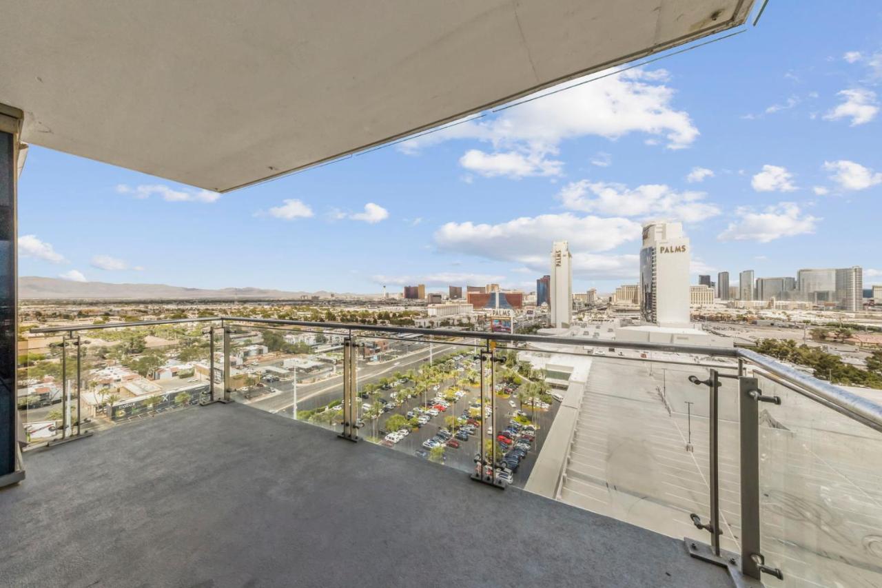 Huge Modern Luxury 17 Floor Panoramic Corner Suite With Open Balcony لاس فيغاس المظهر الخارجي الصورة