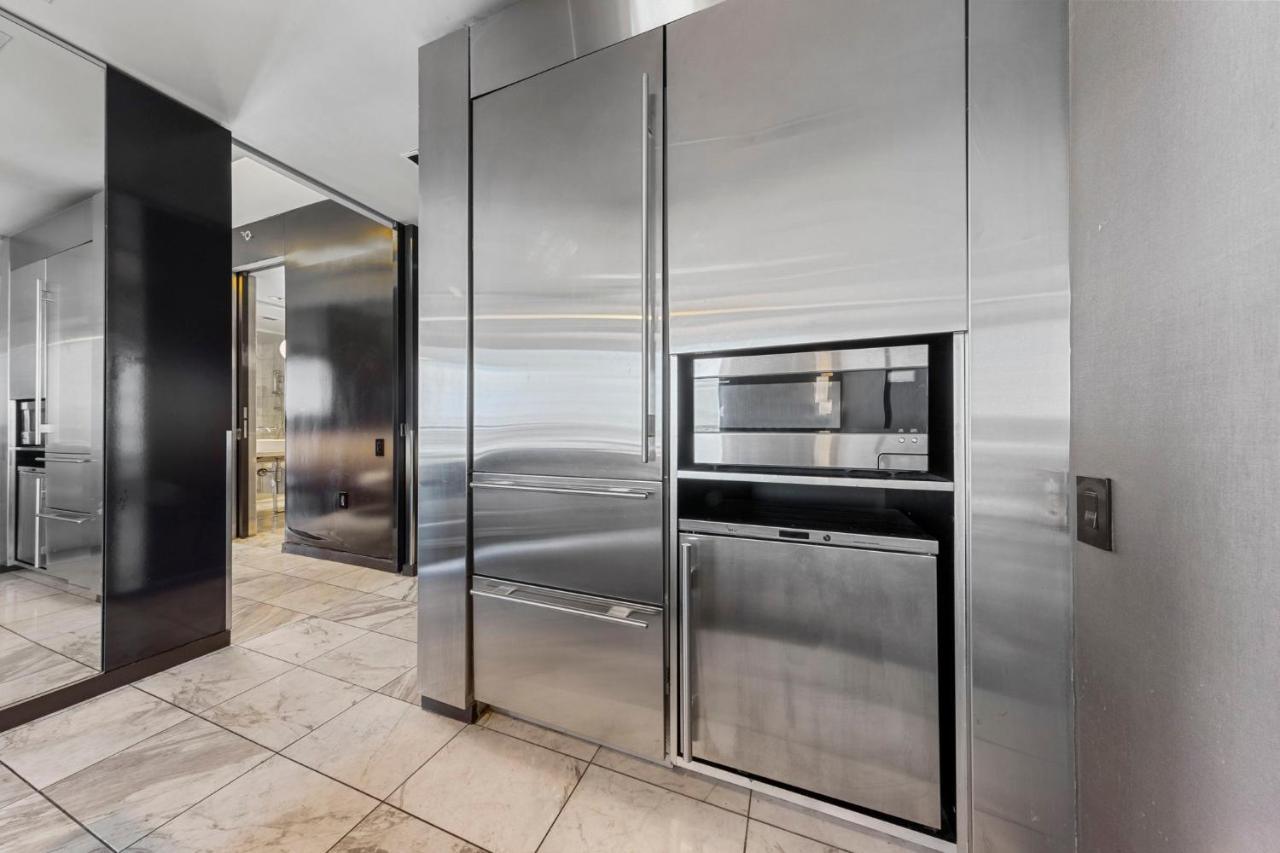 Huge Modern Luxury 17 Floor Panoramic Corner Suite With Open Balcony لاس فيغاس المظهر الخارجي الصورة